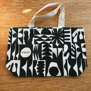 Vuori Monochrome Graphic Tote